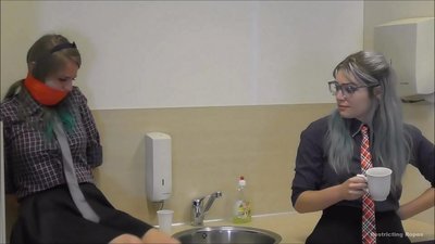 ნარკომანი / მიბმული და გაბმული / გასაჭირში მყოფი ქალბატონი